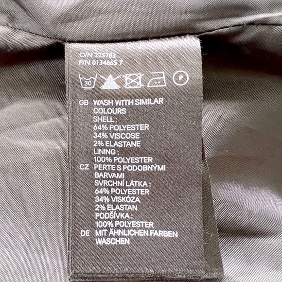 Divided by H&M Single Breasted Tailored Black Boxy Blazer, Size 12 - Picture 10 of 14